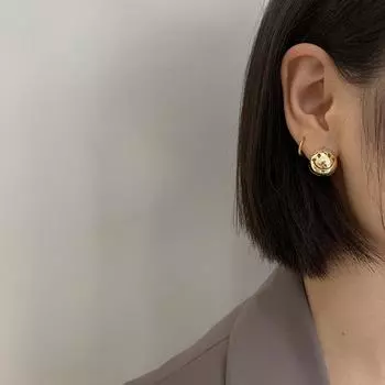 Personalized needle earrings female ins niche design simple and versatile temperament Internet celebrity advanced sense ear buckle tide 925 silver