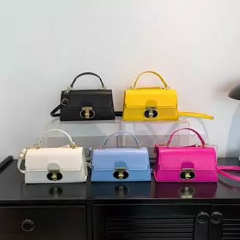 Персонализированная сумка на плечо популярная маленькая квадратная сумка 2024 весна новая мода простая сумка-мессенджер нишевая трендовая сумка чёрный