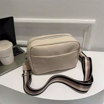 Персонализированная маленькая квадратная сумка Niche 2024, новая повседневная однотонная сумка-мессенджер, модная и простая женская сумка через плечо с широким ремнем чёрный