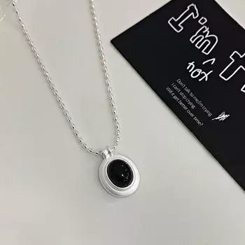 Персонализированное и модное ожерелье с планетой из черного и белого агата с легким роскошным темпераментом и стильным дизайном.