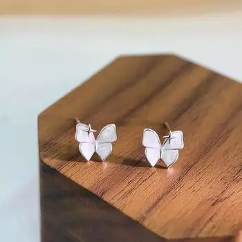 Персонализированные серьги-бабочки в виде четырехконечной звезды для женщин Новые универсальные темпераментные серьги для повседневной носки