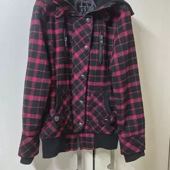 Персонаж Изменение характера Caqache Любой цвет Верхняя одежда