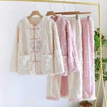 Пижамный комплект в китайском стиле с пряжкой в стиле ретро, зимняя коралловая бархатная пижама с круглым вырезом, утолщенная домашняя одежда, женская милая фланелевая пижама M розовый