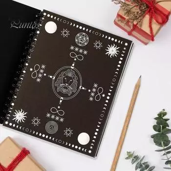 Планировщик лунного астрологического года на 2025 год. Фазы Луны. Знаки. Расклады Таро. Ежемесячный и еженедельный обзор. Руководство по лунному календарю. чёрный