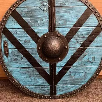 Планка Lagertha Shieldmaiden Blue Viking Shield - 24-дюймовое декоративное настенное искусство, вдохновленное скандинавской мифологией 24 Inch