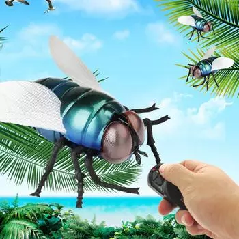 Plastic Infrared Remote Control Animal Fly Prank Joke Scary Toys