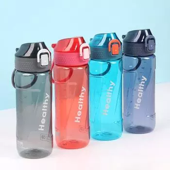 Пластиковая чашка Спортивная чашка для воды на открытом воздухе 600 мл с ручкой Прямое горло Пружинная крышка Чашка для воды может быть оснащена фильтрующей сеткой и соломинкой 600ml красный