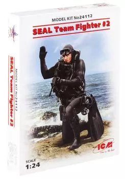 Пластиковая модель члена сил специального назначения ВМС США ICM 24112 1/24 SEAL. No.2 чёрный
