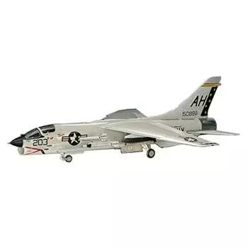 Пластиковая модель истребителя-носителя F-8E Crusader ВМС США/Корпуса морской пехоты США 1/72 Hasegawa C9