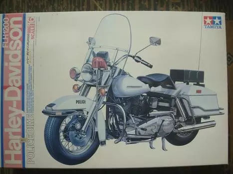 Пластиковая модель мотоцикла Tamiya серии Harley Police 16016 1/6 № 16