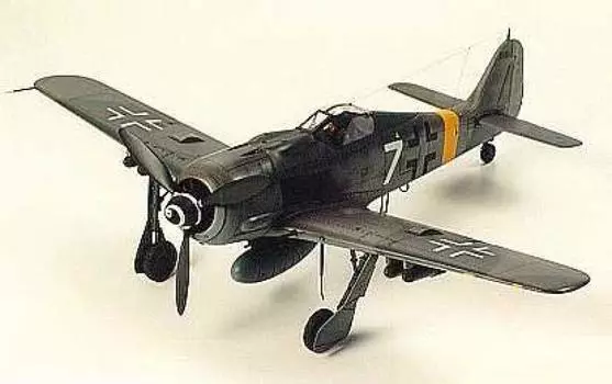 Пластиковая модель Tamiya Masterpiece Series Luftwaffe Fw190 61039 1/48 № 39 Focke-Wulf F-8