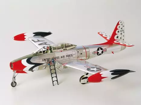 Пластиковая модель Tamiya Masterpiece Series US Air Force Republic Thunderbirds 61077 1/48 №77 F-84G