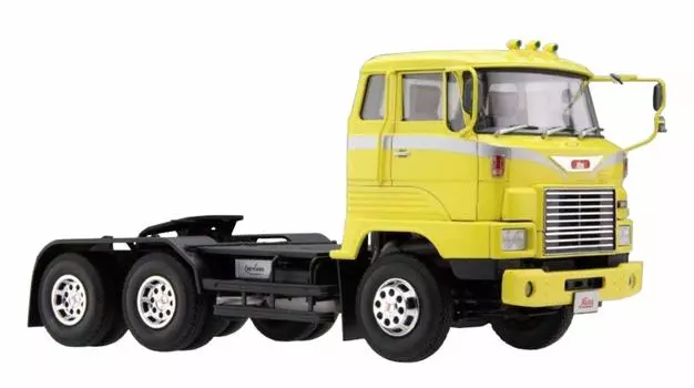 Пластиковая модель тягача Hino HH серии Heavy Freight Aoshima Bunka Kyozaisha 1/32 № 17