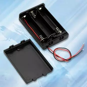 Пластиковый черный держатель для батарей с проводом и переключателем для 3 батарей типа АА