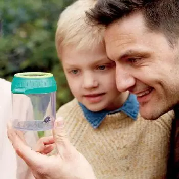 Пластиковый ящик для наблюдения за насекомыми. Масштабируемая увеличительная стеклянная коробка для насекомых. Экспериментальное кормление насекомых. зелёный