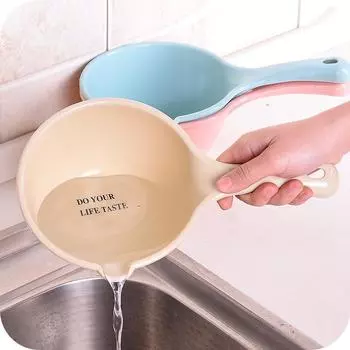 Пластиковый утолщенный половник для душа для младенцев с длинной ручкой ADM