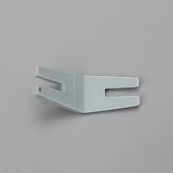 Пластина для хранения швейных принадлежностей (КНОПКА-ЯЗЫК) Перемычка для горба #413105601 для швейной машины Husqvarna Viking 7YJ300