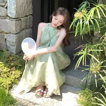 Платье без рукавов с вырезом халтернед S бежевый