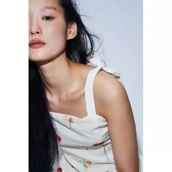 Платье HM с завязками, белое с цветочным принтом