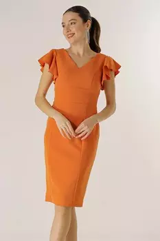 Платье из крепа с V-образным вырезом спереди и сзади на подкладке с воланами