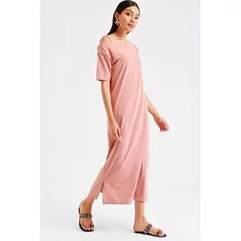 Платье на одно плечо с разрезом