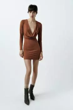 ПЛАТЬЕ С ДРАПИРОВАННЫМ ВЫРЕЗОМ