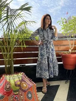 Платье с принтом HandBlock, летнее миди-платье из хлопка Jaipur Morni, синее хлопковое платье-рубашка с поясом и карманами S синий/белый