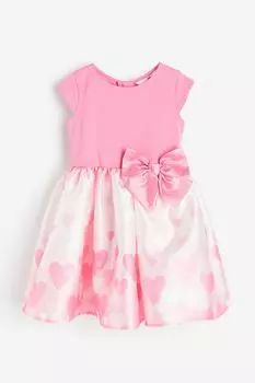 Платье с расклешенной юбкой