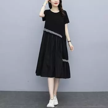 Платье средней и длинной длины выше колена, прикрывающее грудь, с короткими рукавами, а также укороченная свободная юбка-футболка большого размера в полоску. L чёрный