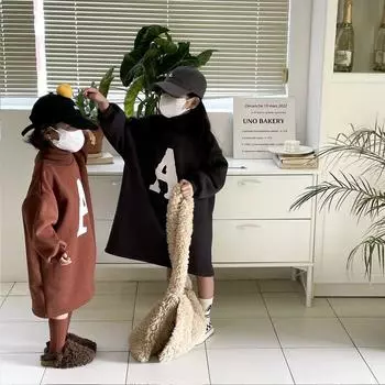 Платье-свитшот средней длины с круглым вырезом для девочек — мода осени/зимы 2022 года, стильный тренд из бархата для детей маленького и среднего возраста. 120cm кофейный