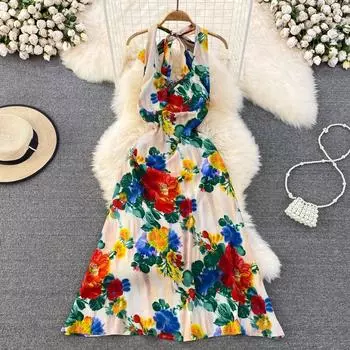 Платье трапециевидной формы без рукавов с открытой спиной и талией с бретелькой на морском побережье и тонким принтом