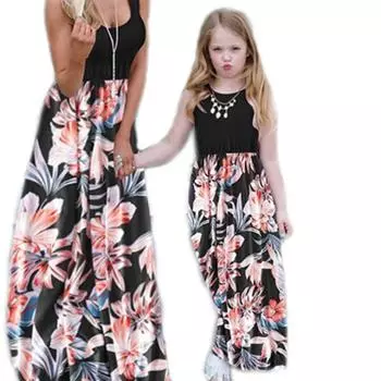 Платья для мамы и девочки, повседневные семейные наряды с цветочным принтом, летнее одинаковое платье макси