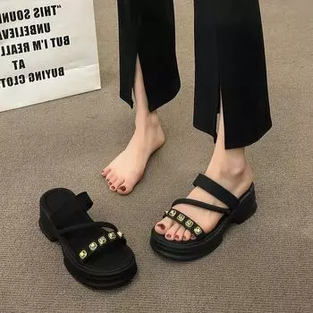 Platform slippers women s summer wear 2024 new Roman style fashion go out heightening with diamond slope and cool slippers 35