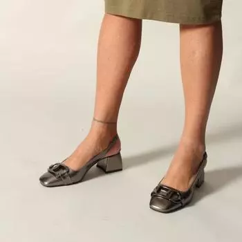 Платиновые женские классические туфли на каблуке из мятой лакированной кожи