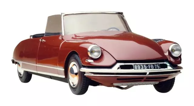 Platz Herre Citroen DS19 Cabriolet Пластиковая модель HE80796 1/16