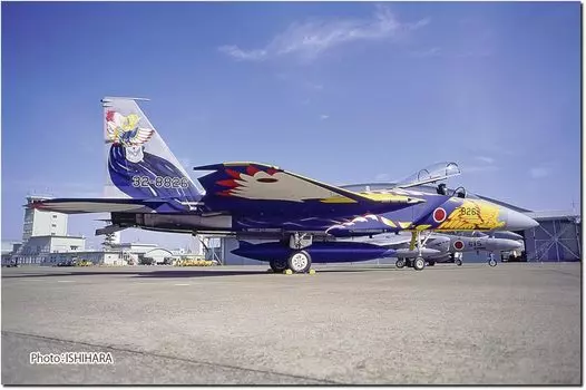 PLATZ JASDF Eagle 204-я эскадрилья 10-я годовщина Раскрашенная машина Mystic Eagle 1995 Пластиковая модель 1/72 F-15J F-15 AC-100 (Самолет)