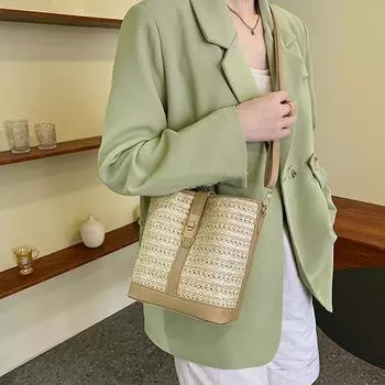 Плетеная соломенная сумка через плечо с ажурной ручкой, легкая, вместительная, с замком, идеально подходит для летних выходов на пляж