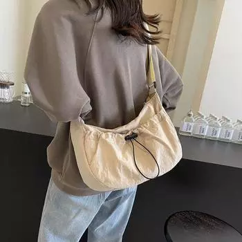 Плиссированная сумка Женская сумка через плечо Сумка через плечо большой вместимости Классная пригородная сумка чёрный