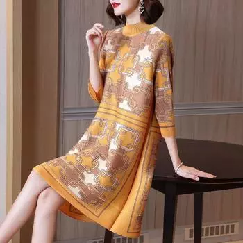 Плиссированное платье для мамы, осенняя новая мода, свободная женская одежда трапециевидной формы с высоким воротом и большим размером, уменьшающая возраст M золотой