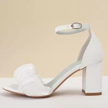 Плиссированные летние женские сандалии, роскошные шелковые белые босоножки на каблуке, пикантная обувь для вечеринок с открытым носком и пряжкой на щиколотке, удобные женские босоножки на массивном каблуке
