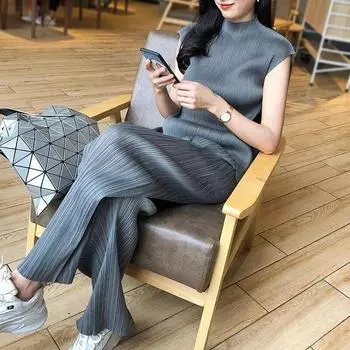 Плиссированный костюм с прямыми брюками, весенне-летняя женская одежда, модный повседневный костюм из двух частей в гонконгском стиле One Size чёрный