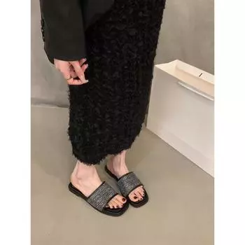 Плоские французские маленькие классные тапочки, женская обувь, новинка 2025 года, летние пляжные сандалии с мягкой подошвой, односложные 35 чёрный