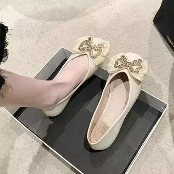 Плоские одинарные туфли женские новые модные универсальные легкие туфли с квадратным носком и жемчужным бантом на мягкой подошве 35