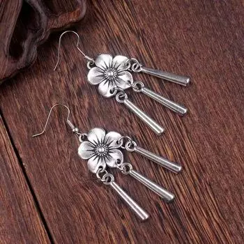 Plum blossom retro tassel earrings old style personality long earrings серебряный