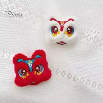 Плюшевая брошь в виде танцующего льва в китайском стиле, символ удачи, праздничная одежда на Новый год, сумка, булавка для шарфа, значок на грудь белый