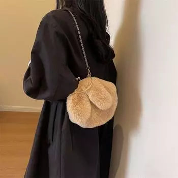 Плюшевая сумка 2024 года, новая модная сумка-мессенджер на цепочке, симпатичная универсальная студенческая сумка с заячьими ушками
