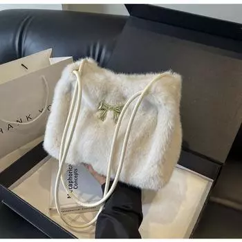 Плюшевая сумка женская большая вместимость 2024 новая осенне-зимняя популярная сумка через плечо плюшевая сумка-ведро в этом году розовый