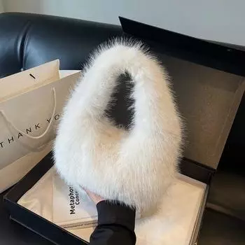 Плюшевая сумка женская большая вместимость 2024 новая осенне-зимняя нишевая сумка на одно плечо портативная пушистая сумка для пельменей чёрный