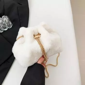 Плюшевая сумка женская осень и зима 2024 новая модная нишевая дизайнерская сумка-мессенджер с цепочкой повседневная портативная плюшевая сумка белый