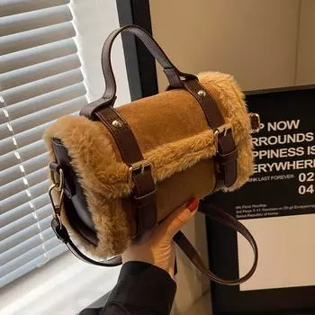 Плюшевая сумка женская осенне-зимняя универсальная 2024 новая модная сумка через плечо в этом году популярная портативная плюшевая сумка чёрный